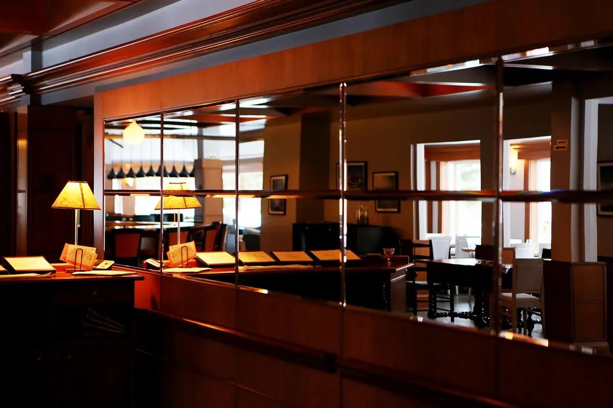 Hotel Check-In Mistakes to Avoid in Newcastle: A Local Explainer for Late Arrivals